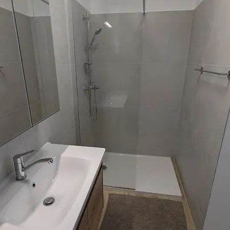 Charming In Lägenhet *