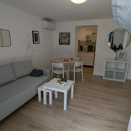 Апартаменты Charming In Кастав